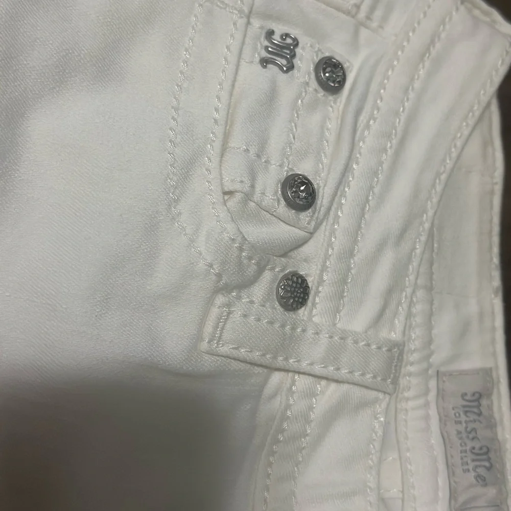 Miss Me White Straight Leg Jeans with Embellishments women size 25 - Picture 10 of 10